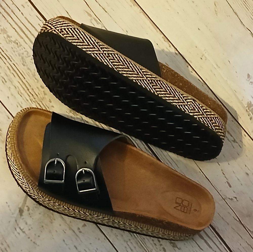 No Boundaries Women's Platform Comfort Foot Bed Sandals Black Size 9